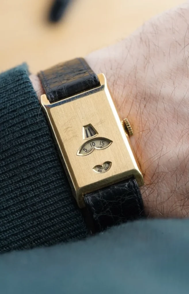 Universal Geneve Jump hour / Saltarello