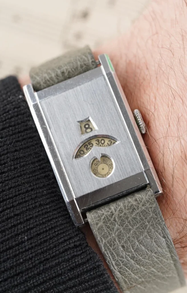 Universal Geneve Jump Hour / Saltarello