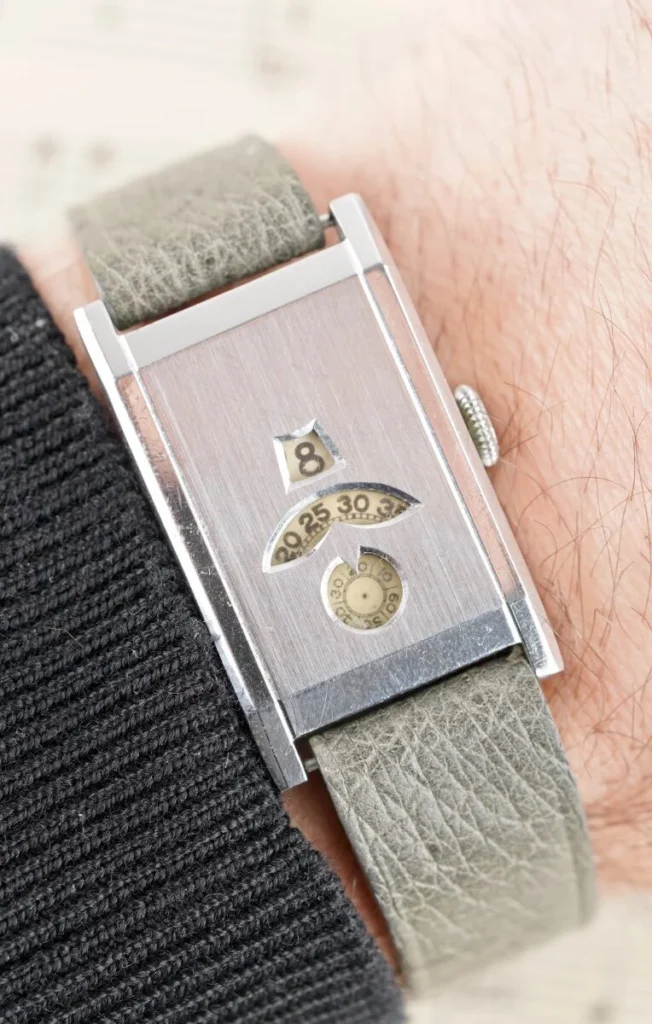 Universal Geneve Jump Hour / Saltarello