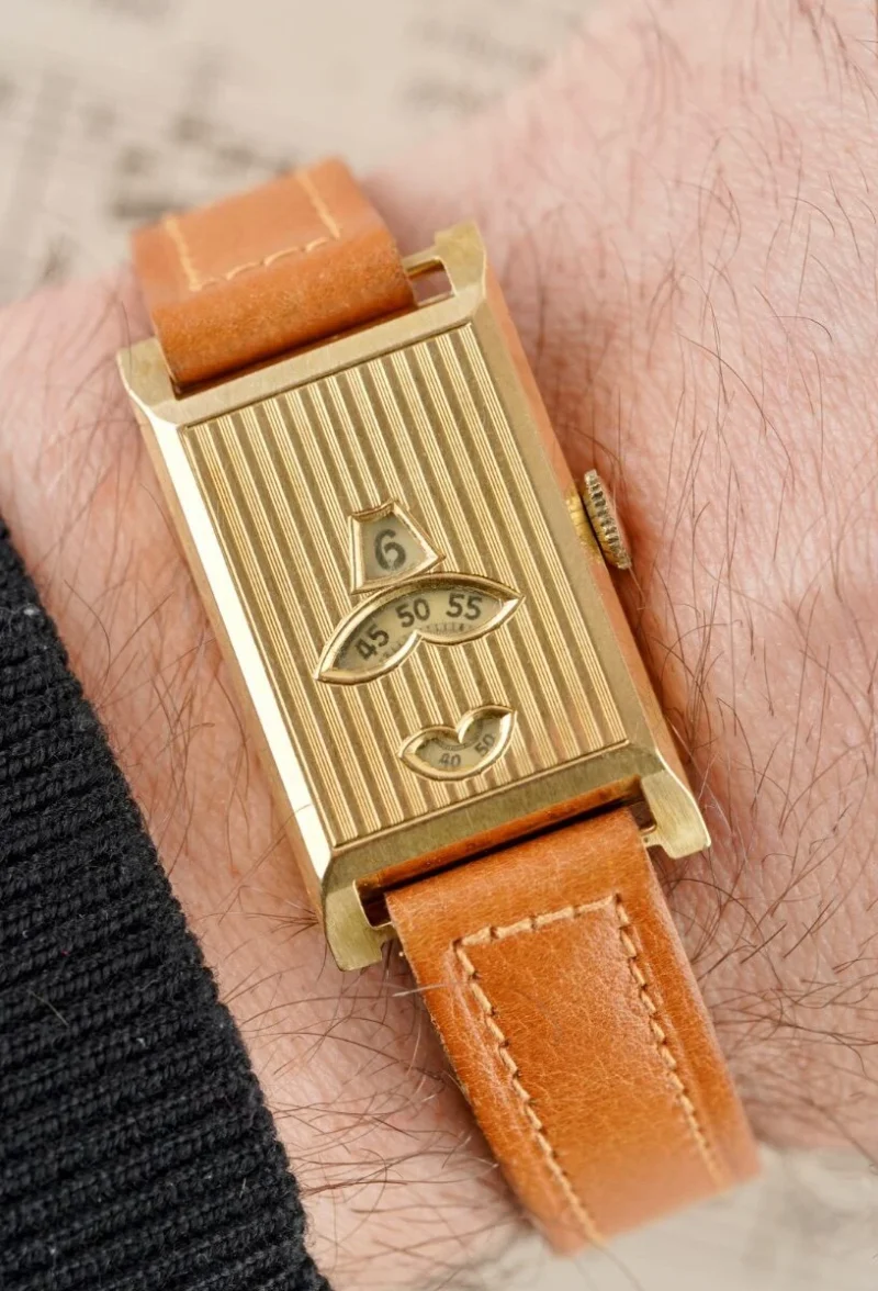 Universal Geneve Jump Hour / Saltarello